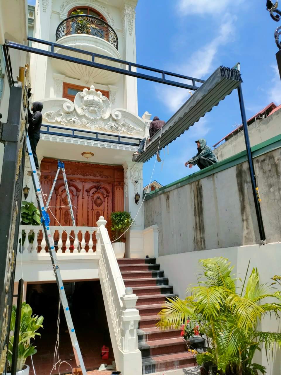 Công ty lắp đặt báo giá mái che tự động Hà Nội rẻ nhất 2024