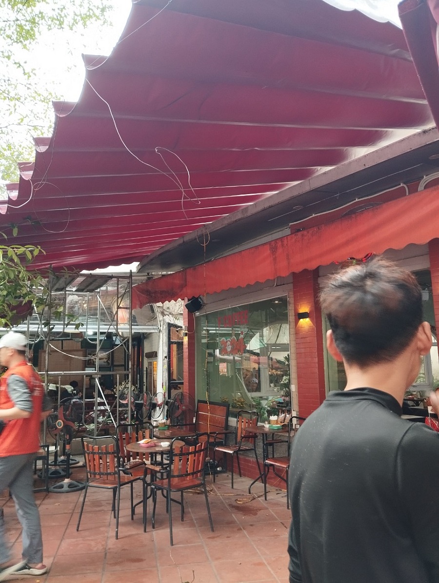 Tư vấn lắp đặt giá bạt che quán cafe rẻ nhất mẫu mã đẹp
