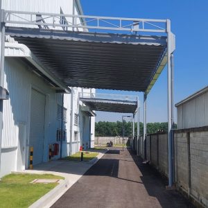Bạt che nắng tự cuốn giá tốt bền đẹp 2023